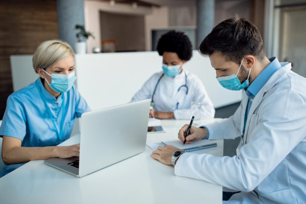The Rise of Subscription-Based Healthcare Software for Small Clinics